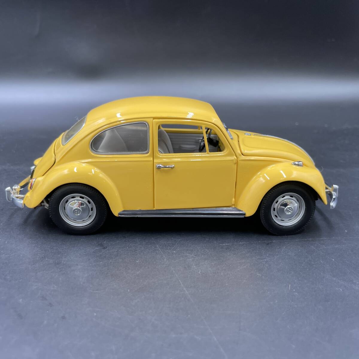 BQ3090 FRANKLIN MINT Franklin Mint 1/24 1967 Volkswagen Beetle minicar 