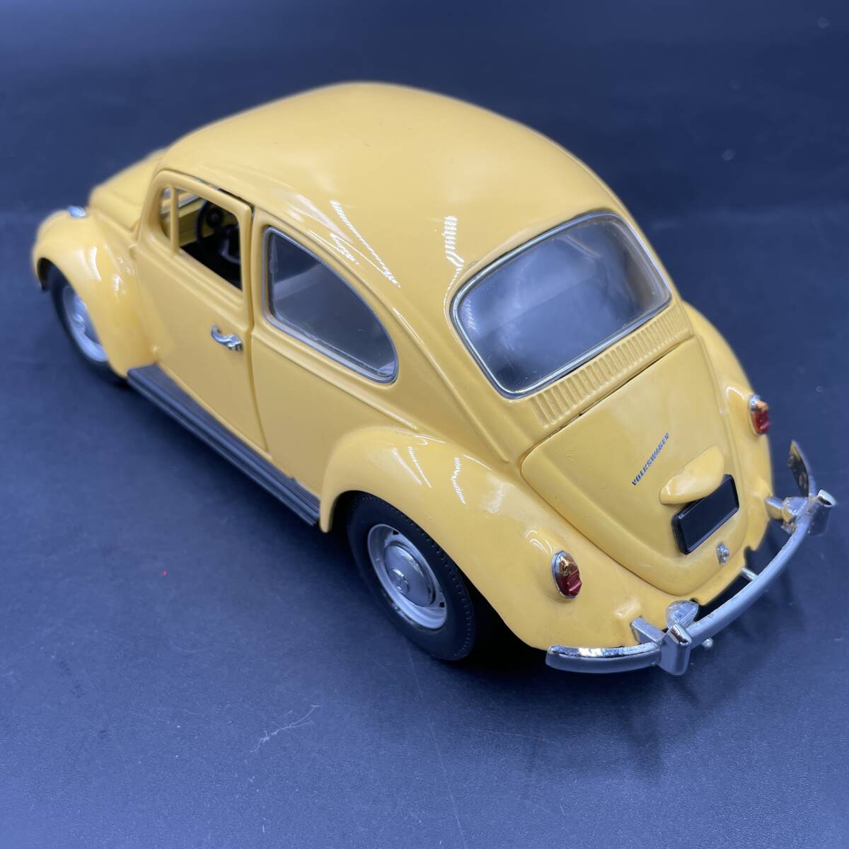 BQ3090 FRANKLIN MINT Franklin Mint 1/24 1967 Volkswagen Beetle minicar 