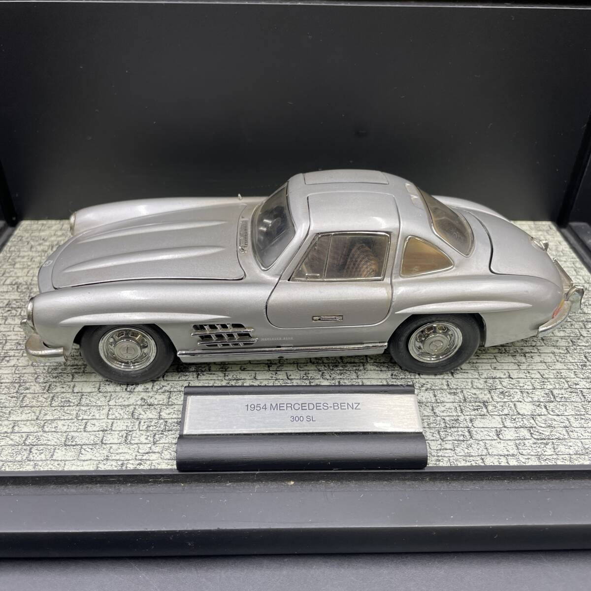 BQ3092 FRANKLIN MINT Franklin Mint 1/24 Mercedes Benz 300SL 1954 миникар с футляром .