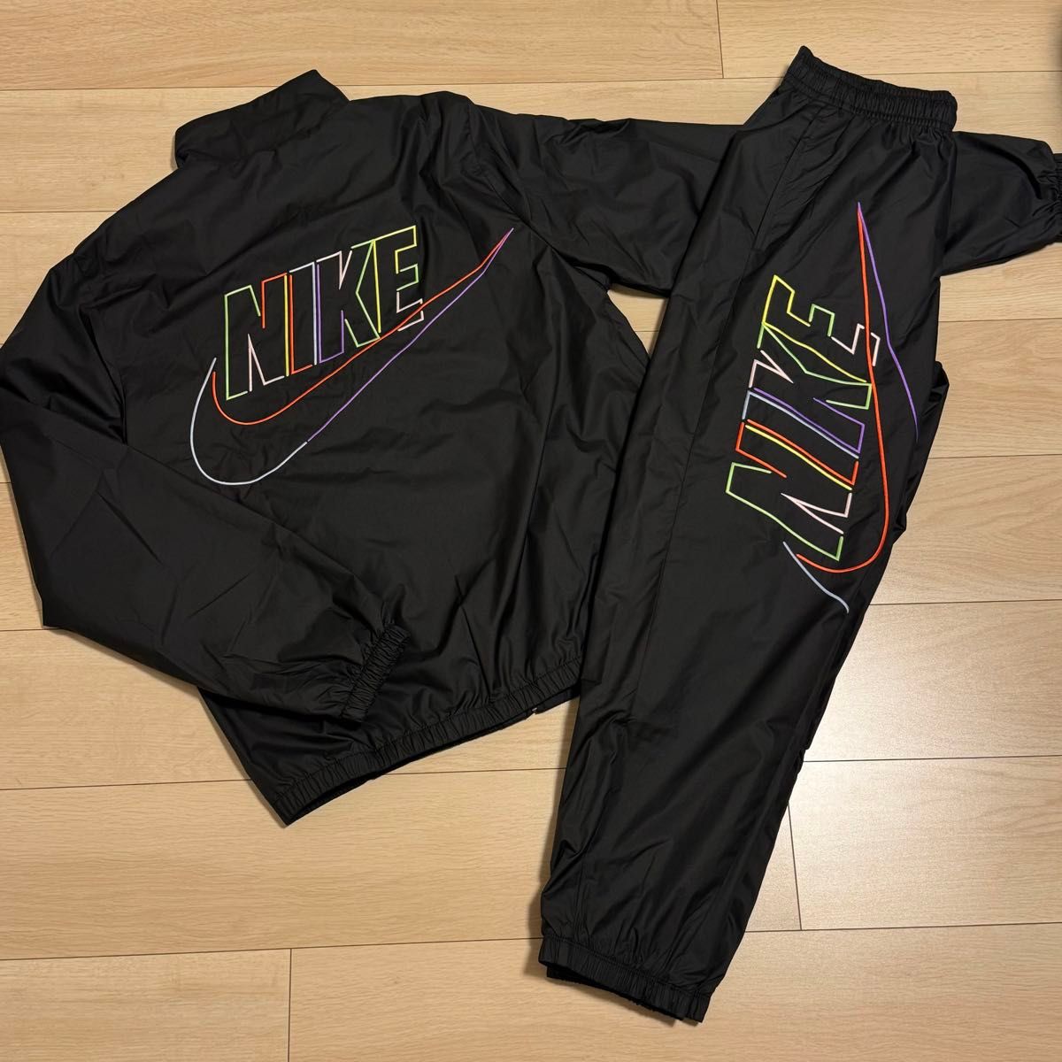新品 NIKE ナイキ ナイロンジャケット セットアップ 上下 S 新品 NIKE ナイキ ナイロンジャケット セットアップ 上下 S
