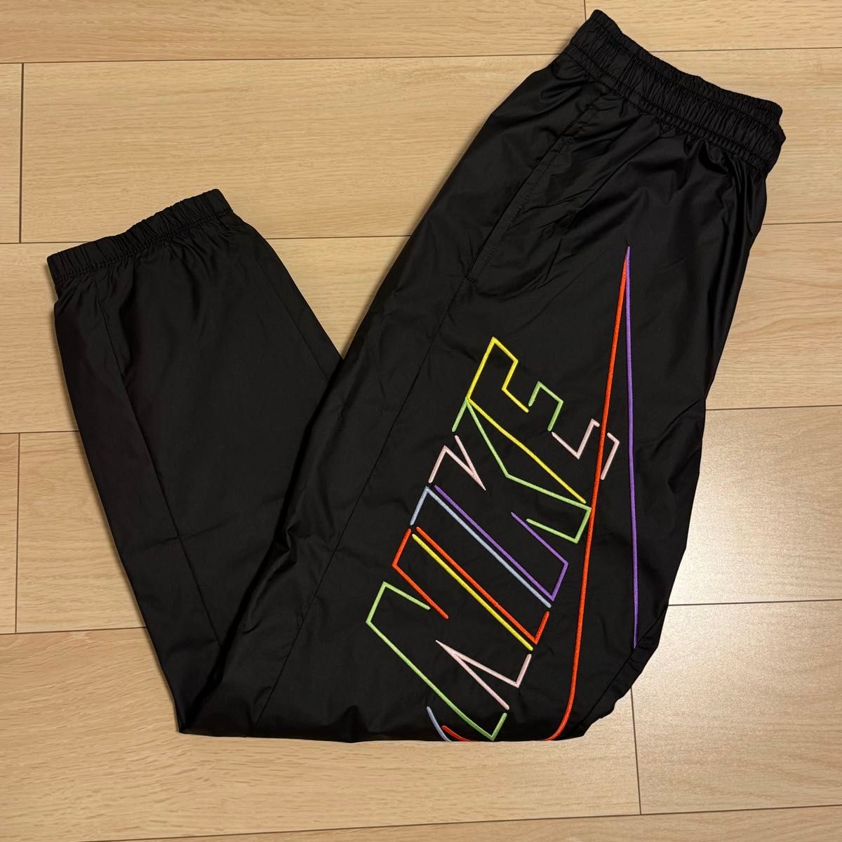 新品 NIKE ナイキ ナイロンジャケット セットアップ 上下 S 新品 NIKE ナイキ ナイロンジャケット セットアップ 上下 S