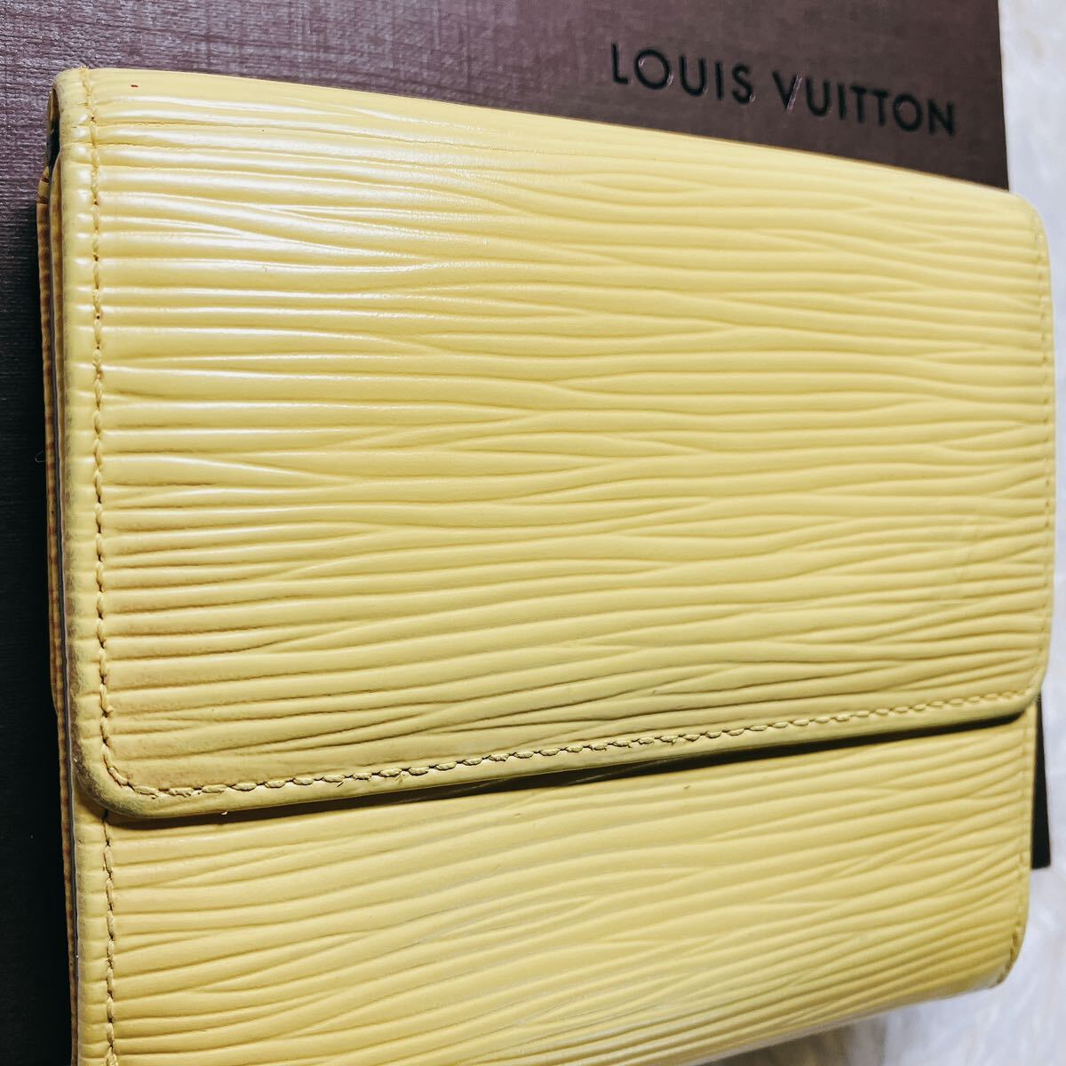 極美品 LOUIS VUITTON ルイヴィトン 財布 ウォレット 三つ折り エピ ポルトモネ カルトクレディ メンズ ビジネス レザー イエロー 黄色の画像1