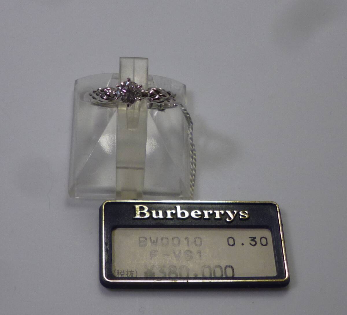 ★本物保証★定価380,000円★店頭展示品・新品★BURBERRY バーバリー ダイヤ 0.30ct F/VS1/GOOD 11号 リング Pt 900指輪 【鑑定書付】_画像1