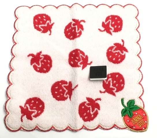 【ANNA SUI】(NO.3224)アナスイ タオルハンカチ　いちごのアップリケ　イチゴ　白×赤　未使用　25cm_画像3