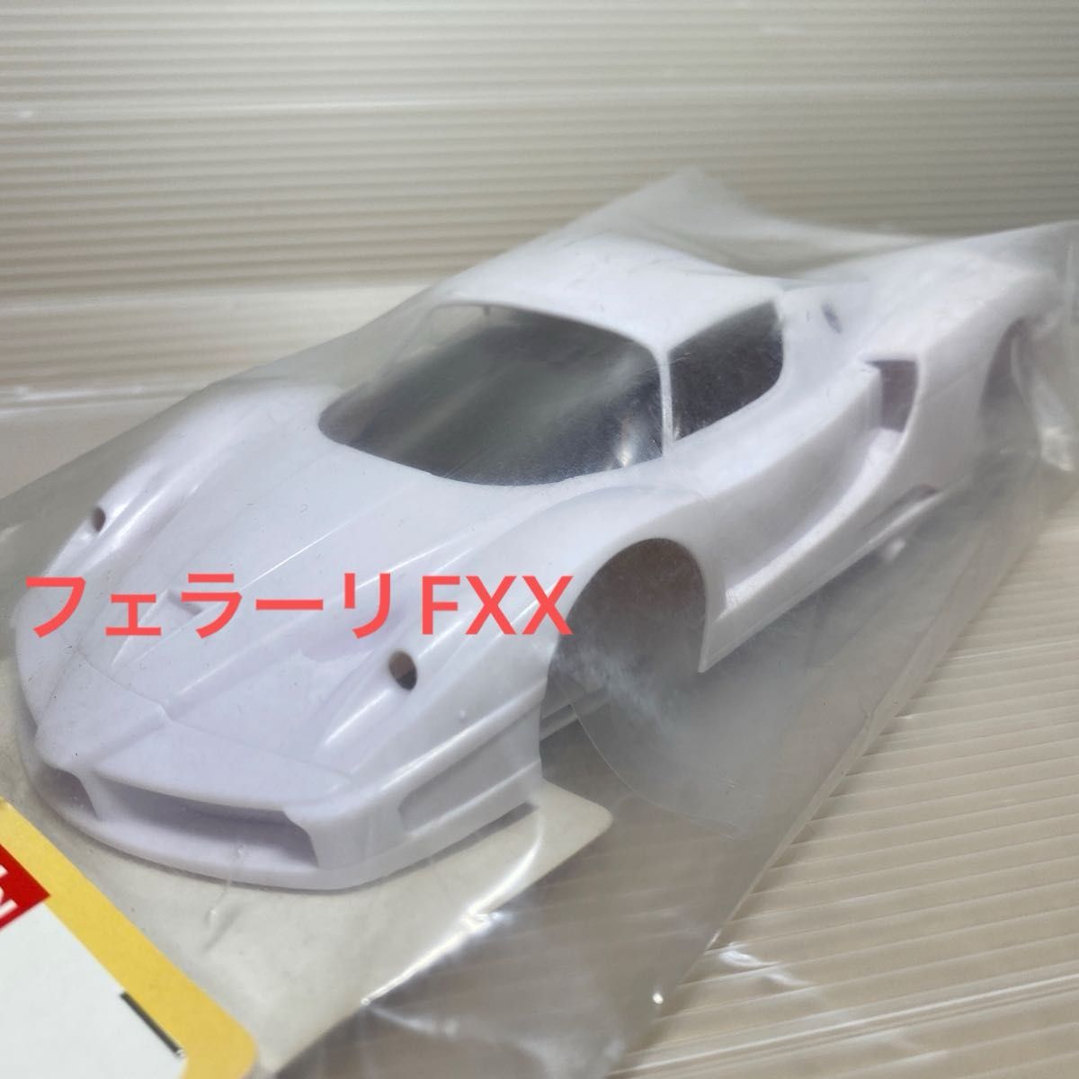京商ミニッツフェラーリ FXX Evoluzione ホワイトボディセット ラジコン用パーツ MZN126