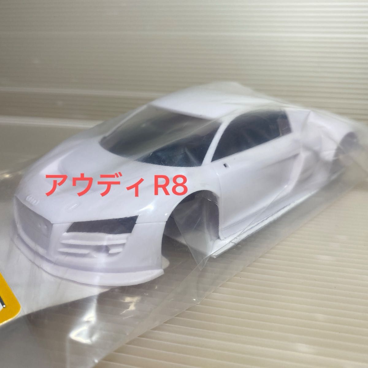 京商ミニッツアウディR8LMSナイトレースバージョンホワイト 京商ミニッツアウディR8LMSナイトレースバージョンホワイト