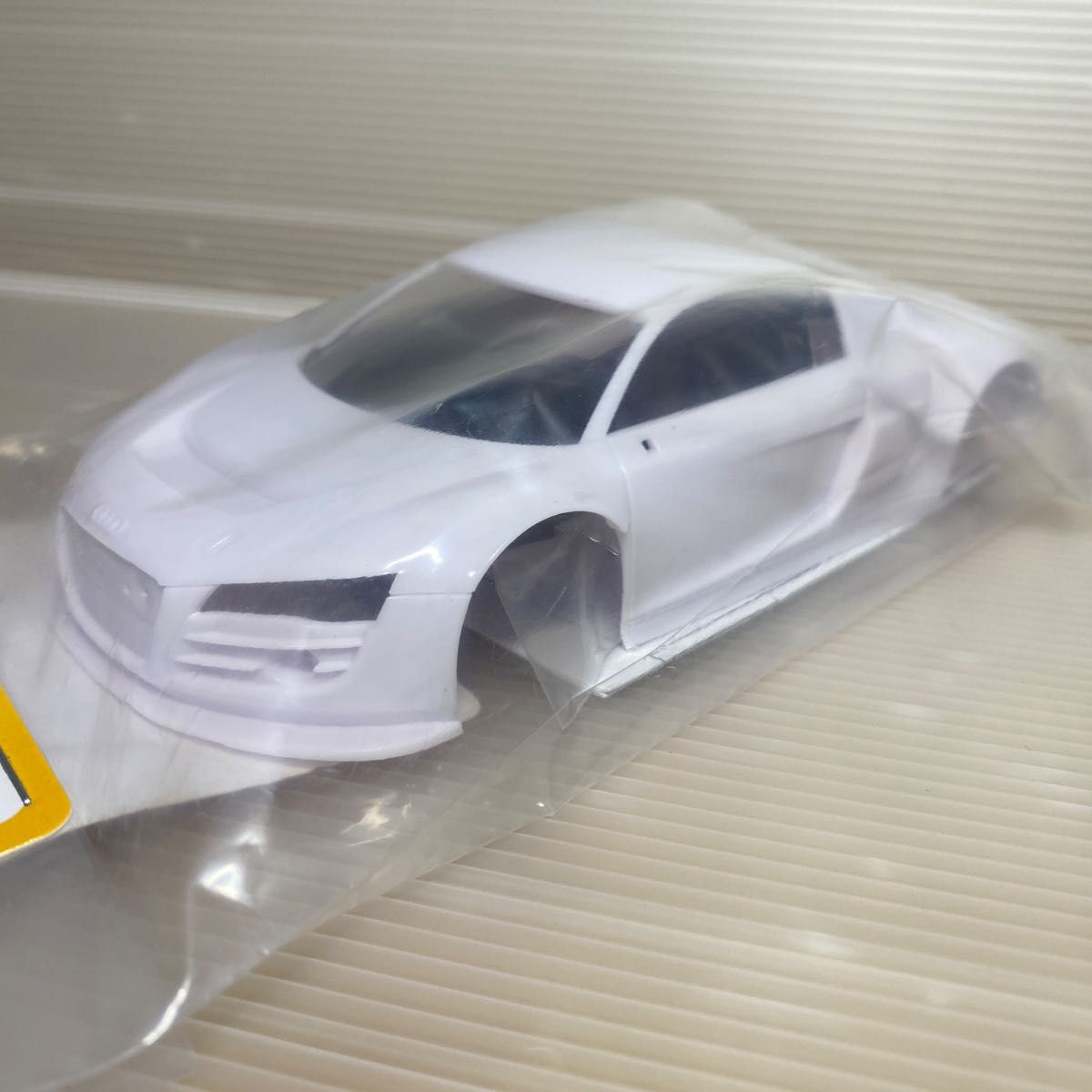 京商ミニッツアウディR8LMSナイトレースバージョンホワイト 京商ミニッツアウディR8LMSナイトレースバージョンホワイト