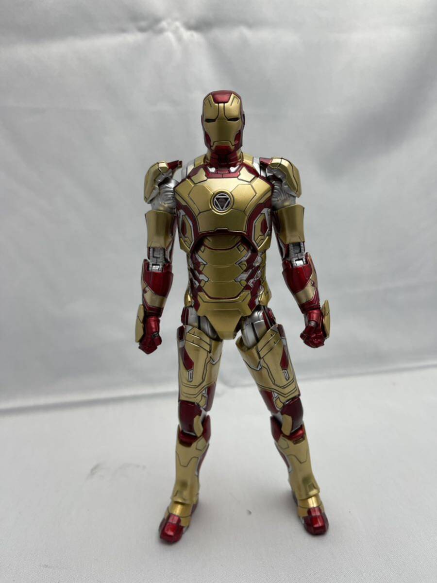 [ box less ]zdtoys 1/10 Ironman action figure Mark 1~7+ Mark 42 8 body set LED luminescence less version 