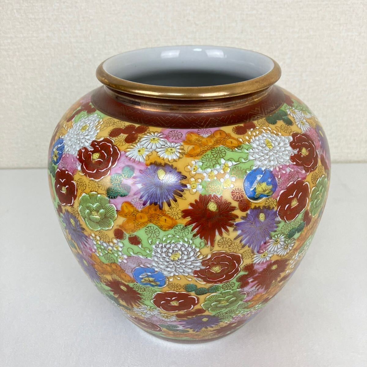 九谷焼 色絵 金彩 金襴手 喜洋 花瓶 花器 花尽くし 骨董品 壺_画像1