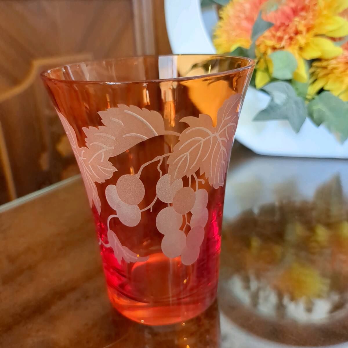 a588　葡萄デザインペアタンブラーグラス　透明感ある美しいカラーガラスにサンドブレストのぶどうがアクセントに　プレゼントにもおすすめ_画像3