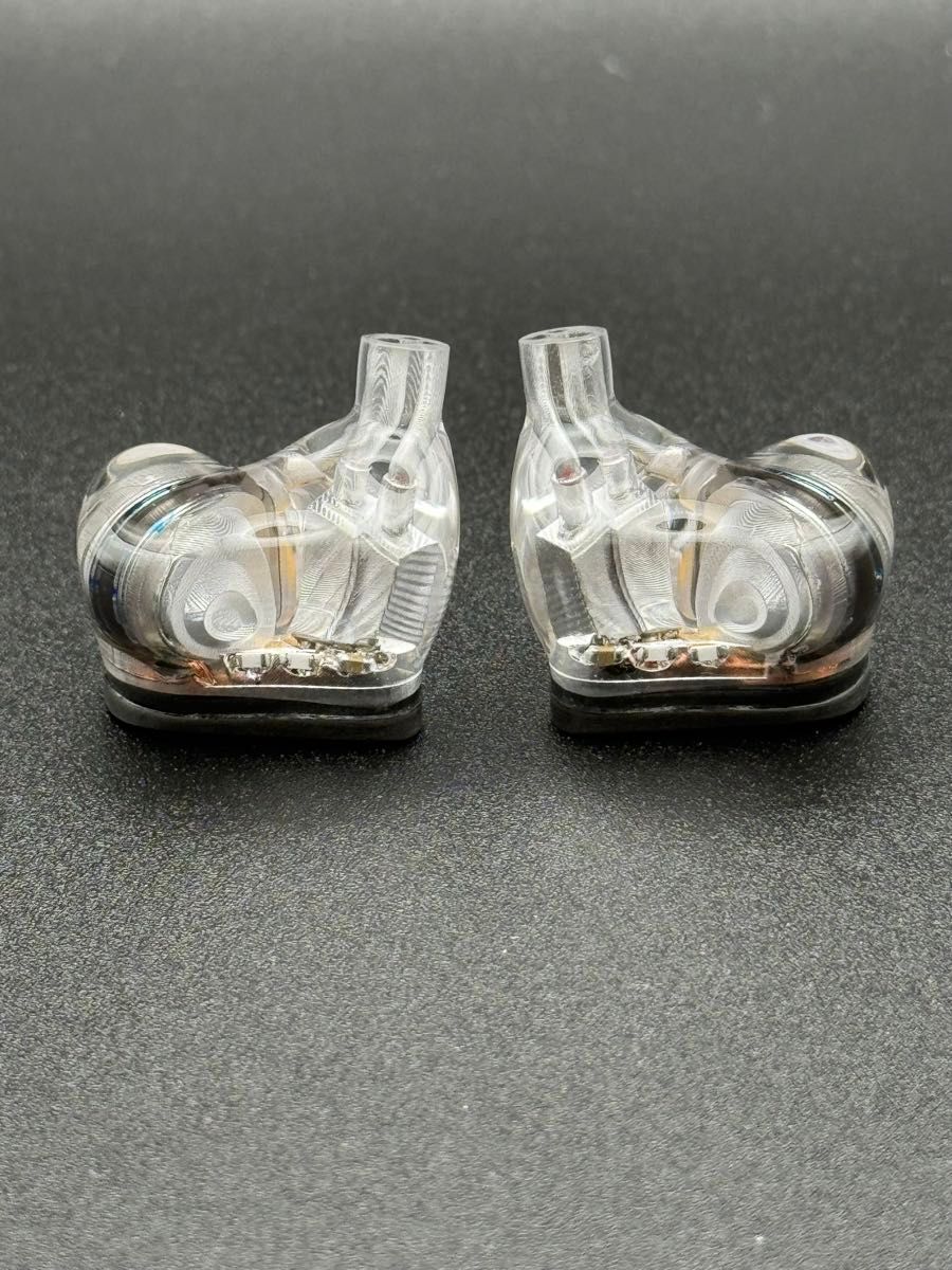 MOONDROP x Crinacle DUSK 水月雨 2DD+2BA+2Planar 日本未発売品 MOONDROP x Crinacle DUSK 水月雨 2DD+2BA+2Planar 日本未発売品