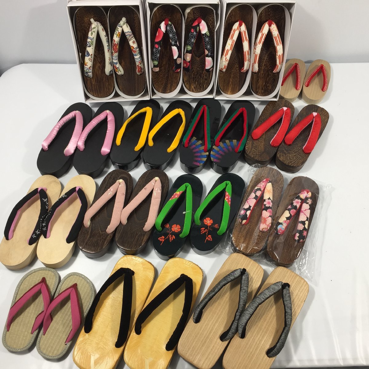  Japanese clothes geta / sandals setta gentleman / woman / child ..15 pair together used unused .. storage goods TH5.056