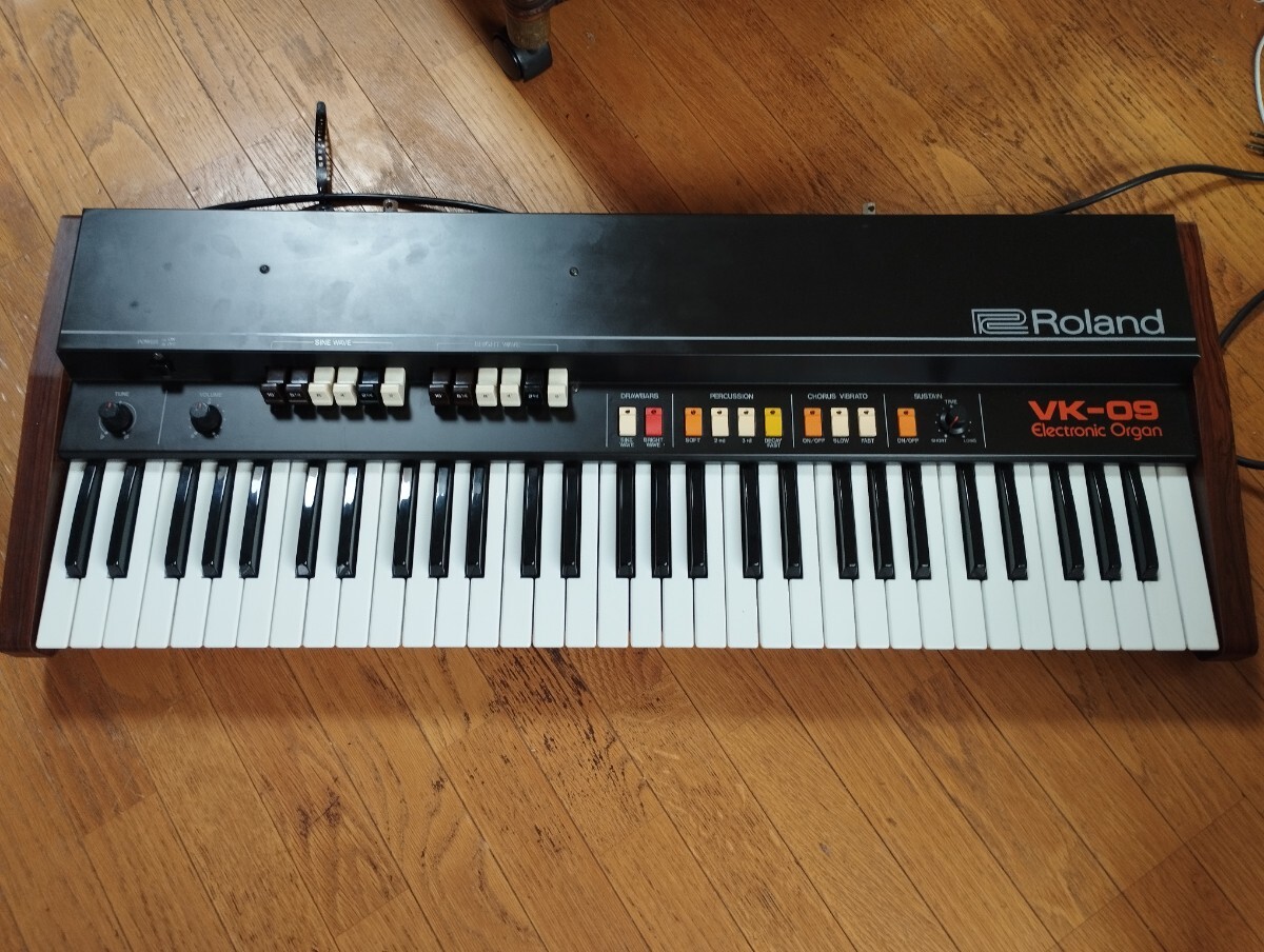 Roland electric organ VK-09
