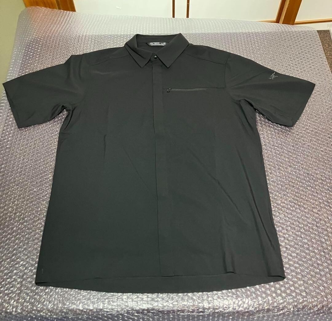 希少 新品未使用 廃盤モデル arc'teryx skyline ss shirt black アークテリクス シャツ 半袖 スカイライン Tシャツ beta atom S M Lの画像4