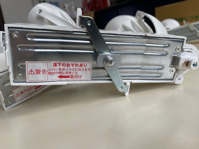 Panasonic LED NSN07073WLE1 23年製 4個 スポットライト 彩光色 Panasonic LED NSN07073WLE1 23年製 4個 スポットライト 彩光色