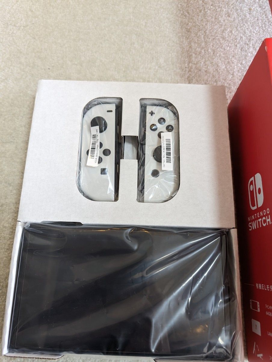 未使用に近い美品☆保護フィルム付き　Nintendo Switch 有機ELモデル 任天堂 ホワイト