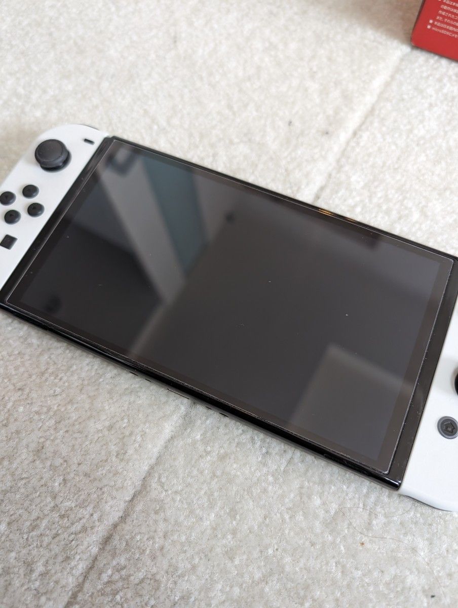 未使用に近い美品☆保護フィルム付き　Nintendo Switch 有機ELモデル 任天堂 ホワイト