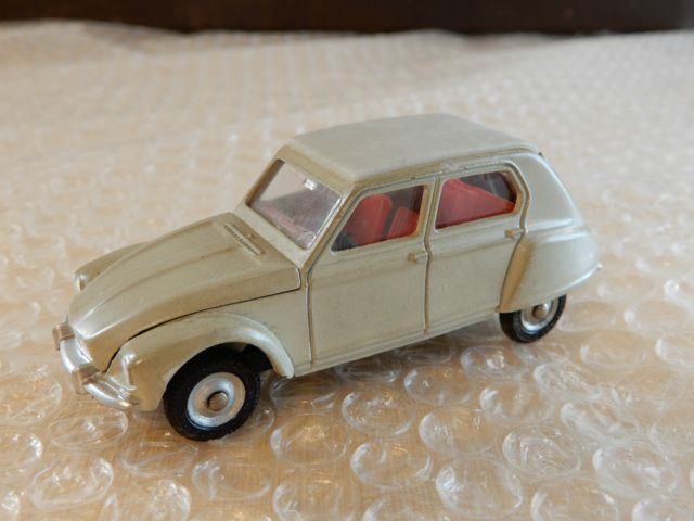 中古品 DINKY TOYS / ディンキー 1413 DYANE CITROEN / シトロエン ミニカー 箱付き 当時物 レトロ 現状渡し_画像2