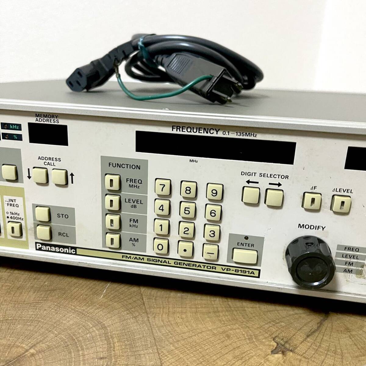 通電確認済/簡易動作確認済 Panasonic/パナソニック FM/AM SIGNAL GENERATOR/シグナルジェネレータ VP-8191A/ステレオ標準信号発声器_画像3