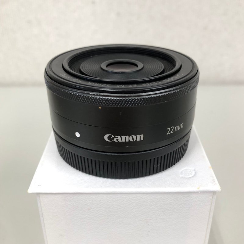 【動作未確認】CANON キヤノン 薄型パンケーキレンズ EF-M 22mm F2 STM ブラック 240430SK410385の画像1