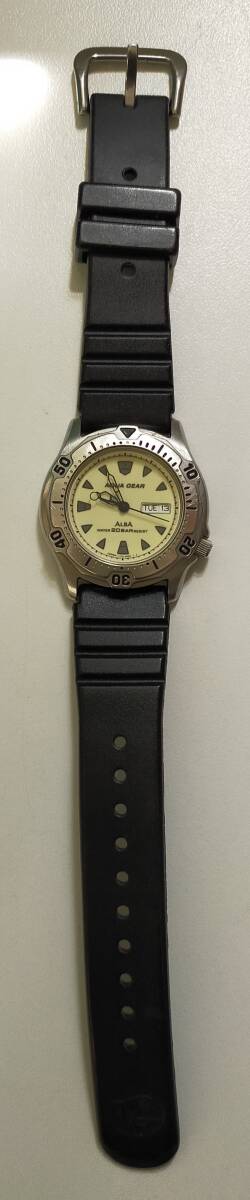 腕時計 SEIKO ALBA AQUA GEAR V733-6A40 デイデイト クォーツ 稼働品 セイコー アルバ アクアギア_画像5
