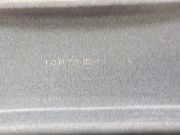 TOMMY-HILFIGER　デニム生地の洒落たハードメガネケース　 送料無料_画像3