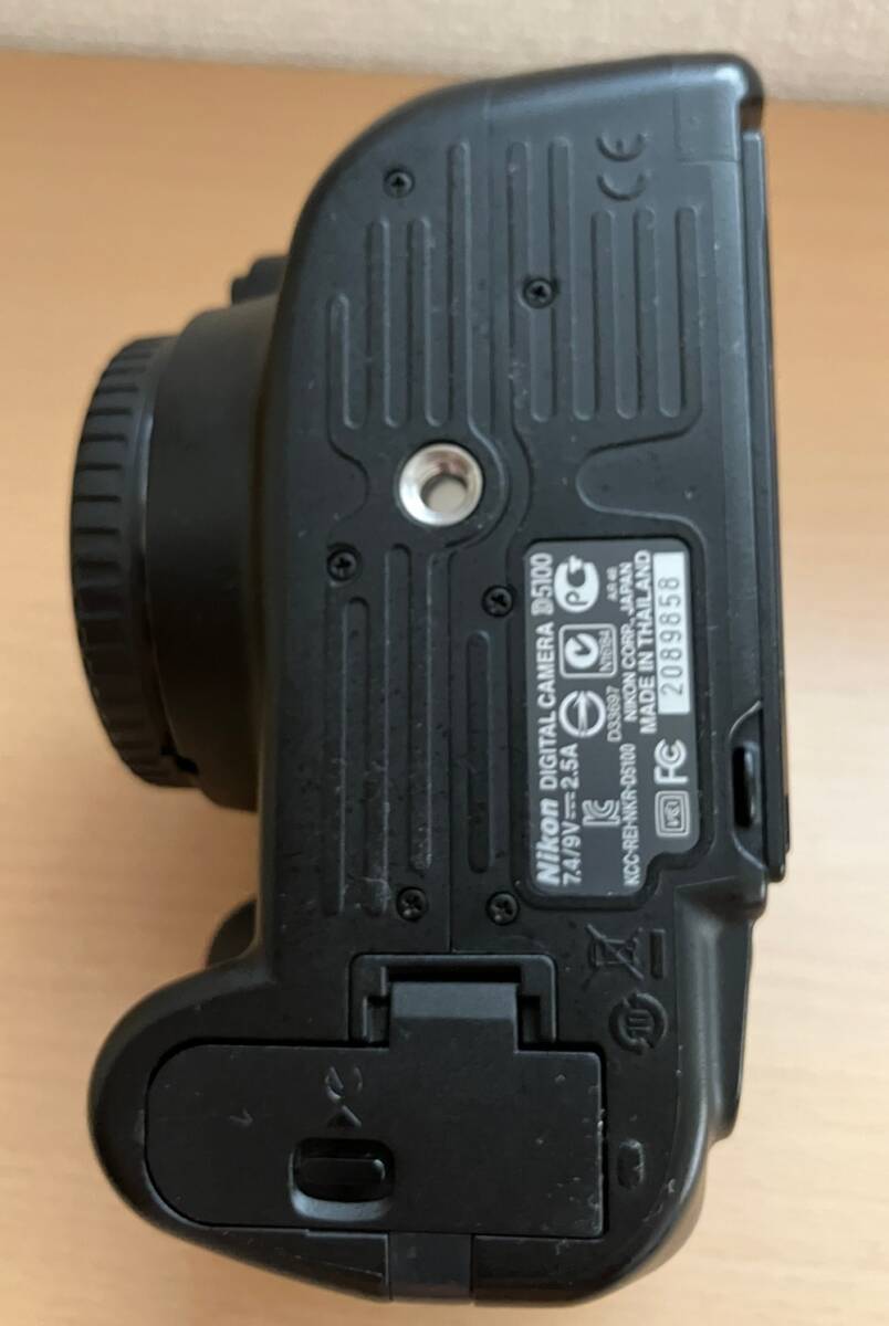 Nikon D5100(シャッター数5066),AF-S DX NIKKOR 35mm f/1.8G セット 現状品の画像6