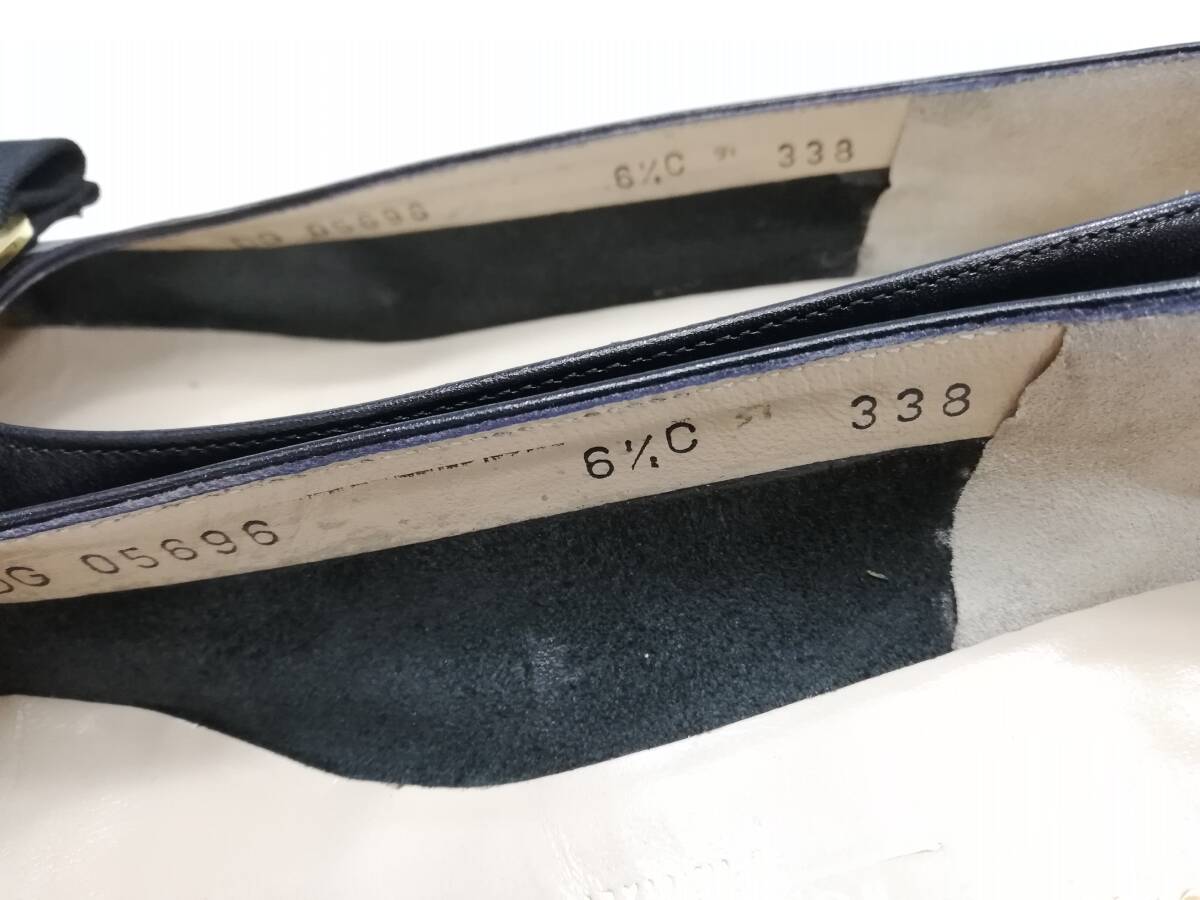 H243-147　Salvatore Ferragamo/フェラガモ　レディースシューズ　ヴァラ レザーパンプス　6 1/2C(23.5㎝)　ブラック【中古品】_画像7