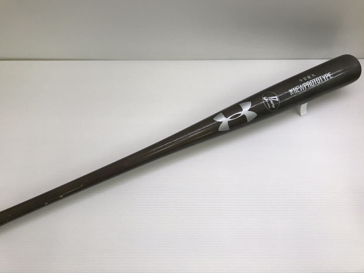 B-5698 福岡ソフトバンクホークス 今宮健太選手 アンダーアーマー UNDER ARMOUR 硬式 約85cm 木製 バット 野球 中古_画像2