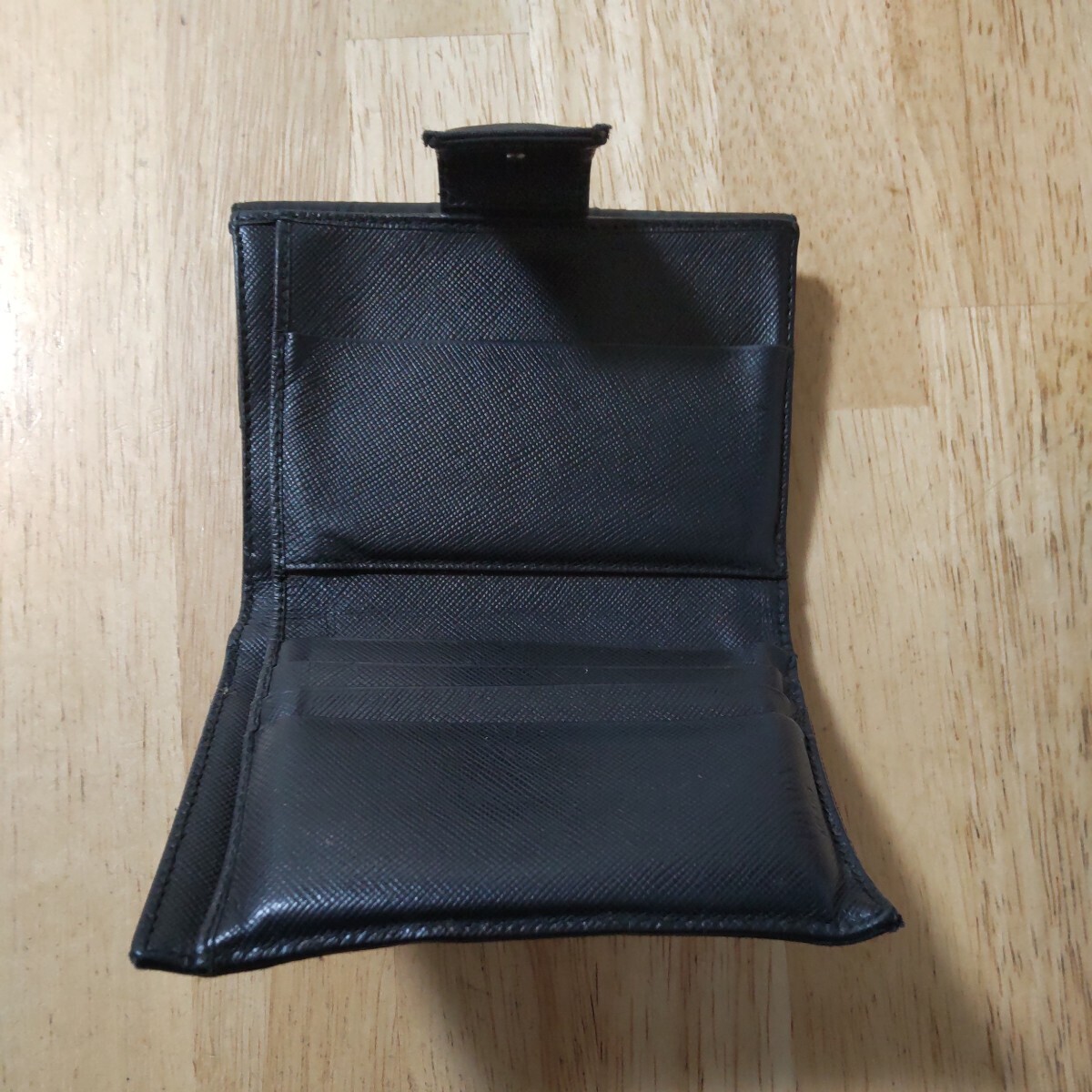PRADA ブラック 二つ折り財布の画像3