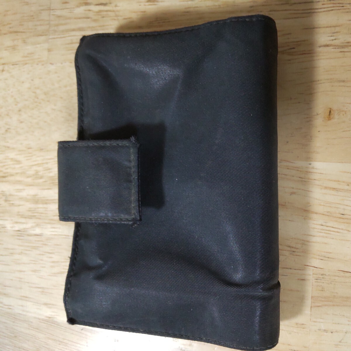 PRADA ブラック 二つ折り財布の画像2