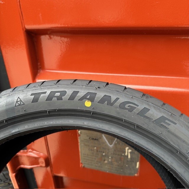 新品　245/40R19　TRIANGLE　EffeXSPORT TH202　サマ－タイヤ　245/40/19　4本セット　【来店交換も大歓迎】_画像4