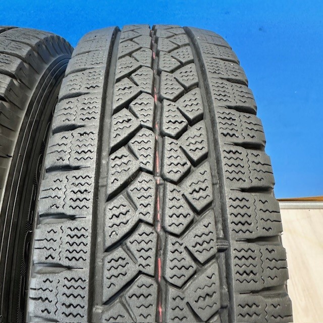 200系ハイエース 純正鉄ホイール スタッドレスセット 195/80R15 107/105 L LT　ブリヂストン　BLIZZAK VL1　スタッドレスタイヤ　195/80/15_画像5