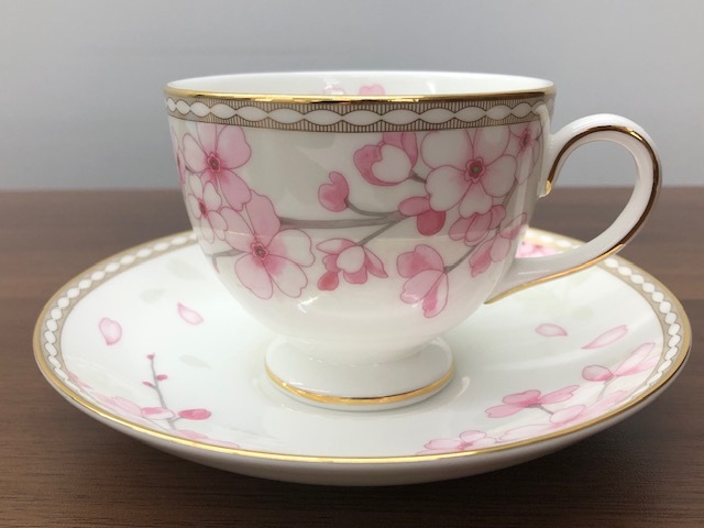 未使用 ★WEDGWOOD ウェッジウッド 2客★ スプリング ブロッサム ティーカップ&ソーサー (リー) ペア 箱付 桜の花 ◇13947_画像3