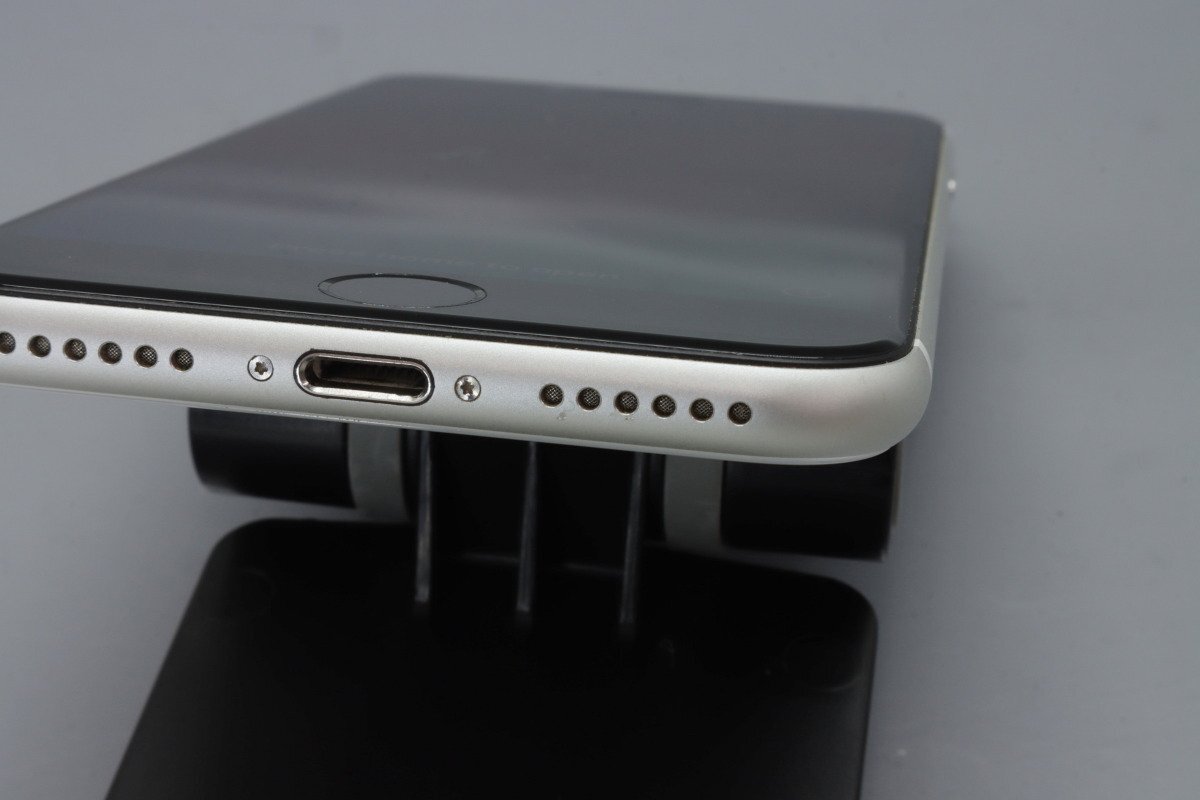 Apple iPhoneSE 64GB (第2世代) White A2296 MHGQ3J/A バッテリ88% ■SIMフリー★Joshin8076【1円開始・送料無料】_画像7