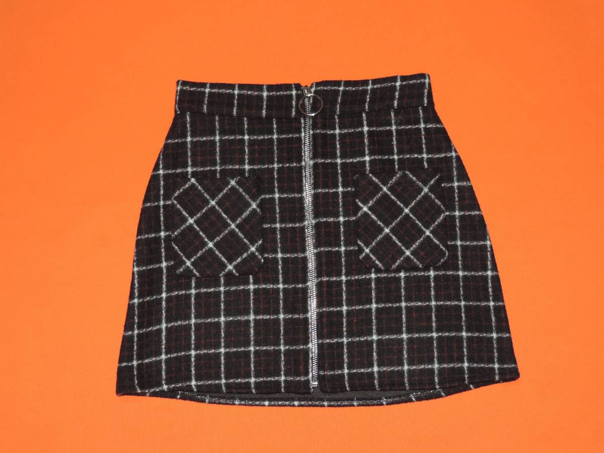 ☆チェックデザイン両サイドポケットチャック付あったか素材黒スカート☆Ｍサイズ☆_画像1