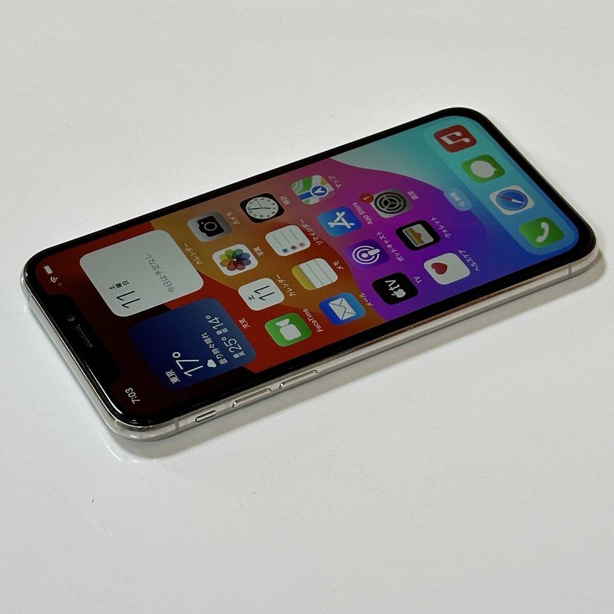 Apple SIMフリー iPhone Xs シルバー 64GB MTAX2J/A iOS17.4.1 アクティベーションロック解除済_画像7