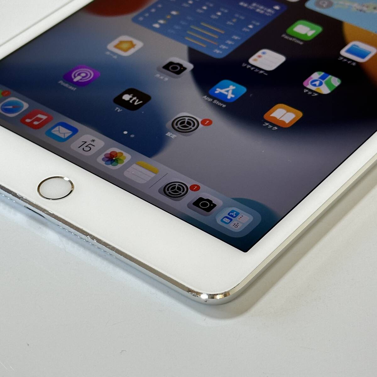 Apple iPad mini 4 серебряный 16GB MK6K2J/A Wi-Fi модель iOS15.8.2 Acty беж .n разблокирован 