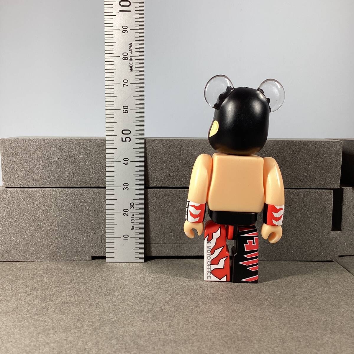 [ used ] Bearbrick 100% artist reverse side (. 0 .. many ) BE@R BRICK [ postage exhibitior charge ]