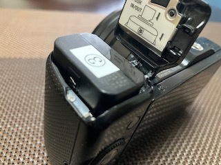 SONY ミラーレスカメラ NEX-５N 中古訳あり品　バッテリー4本 ＆ 充電器セット_画像6