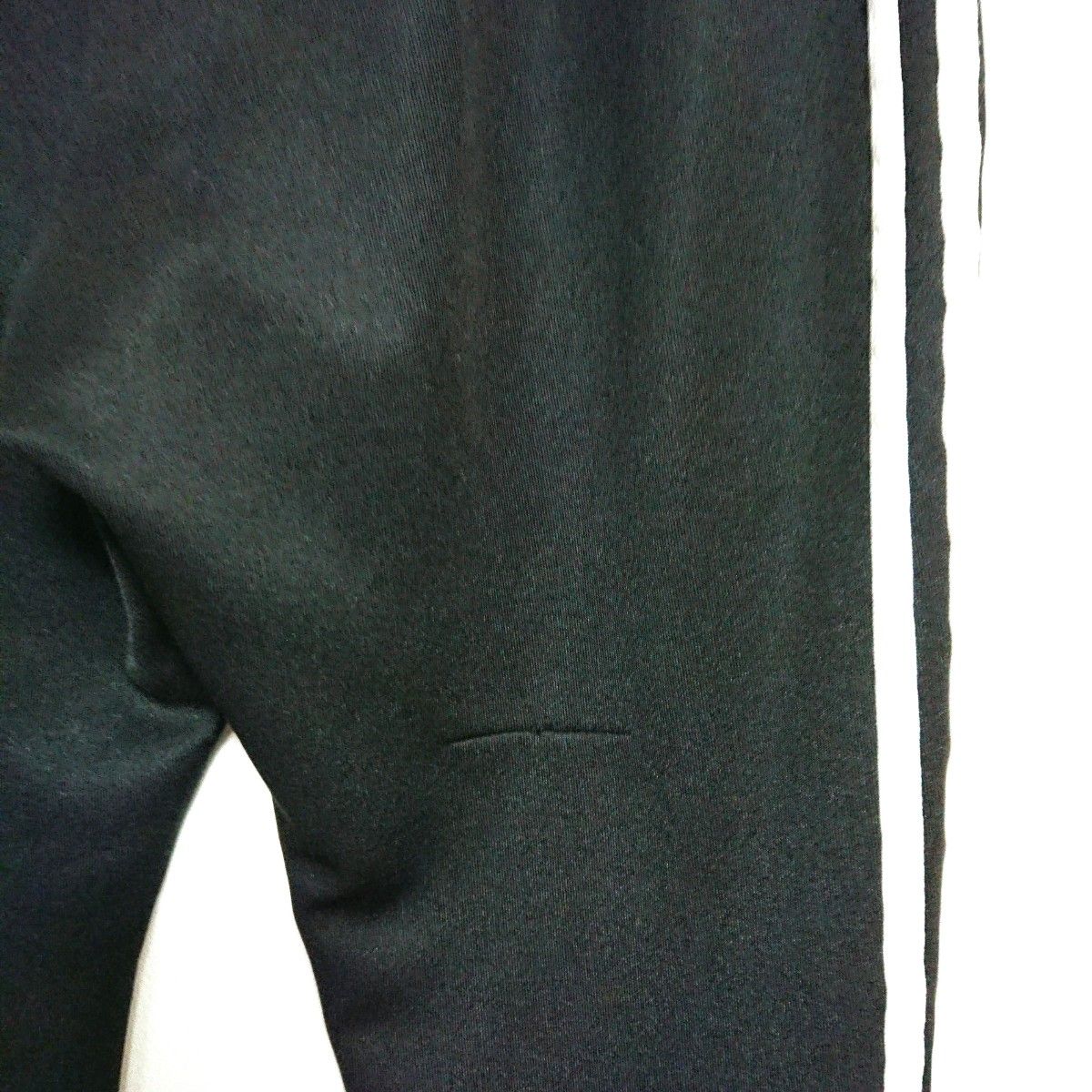 adidas originals アディダスオリジナルス 刺繍 トレフォイルロゴ  黒 トラックパンツ  ジャージ サイドライン 