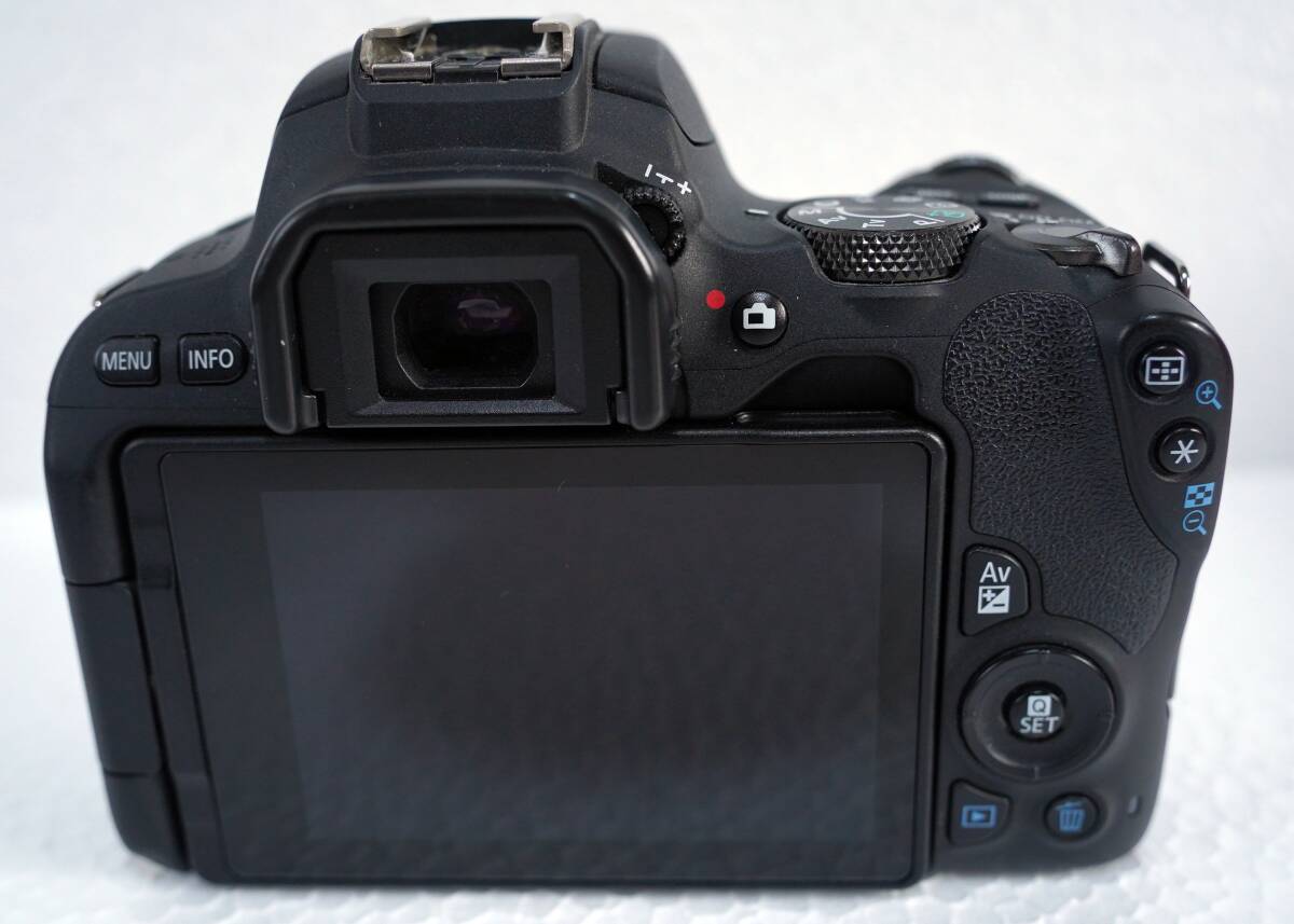 Canon EOS Kiss x9 レンズキット ブラック EF-S 18-55 IS STM Kit キャノン デジタル一眼レフカメラ_画像3