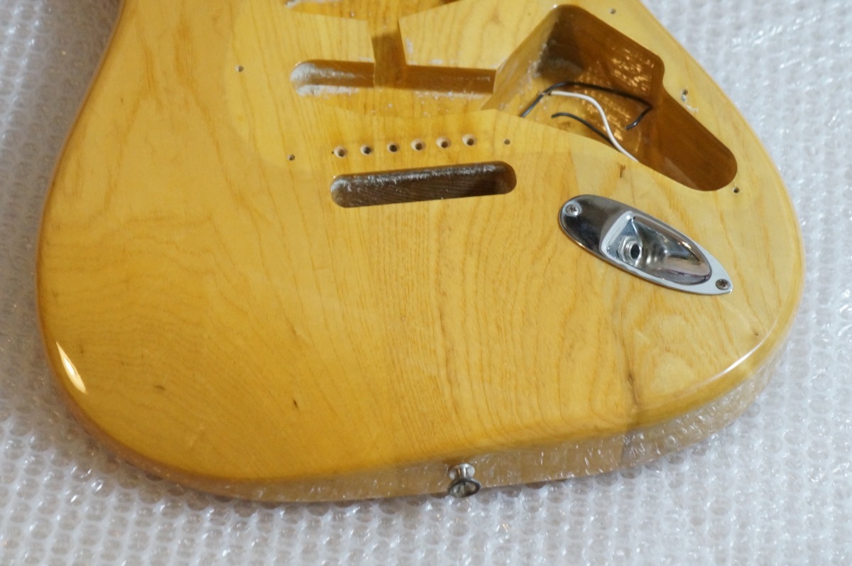 Fender Stratocaster Natural Ash Body Classic Series 70 ストラト ライトアッシュ ボディ フェンダー ナチュラル 良品_画像3