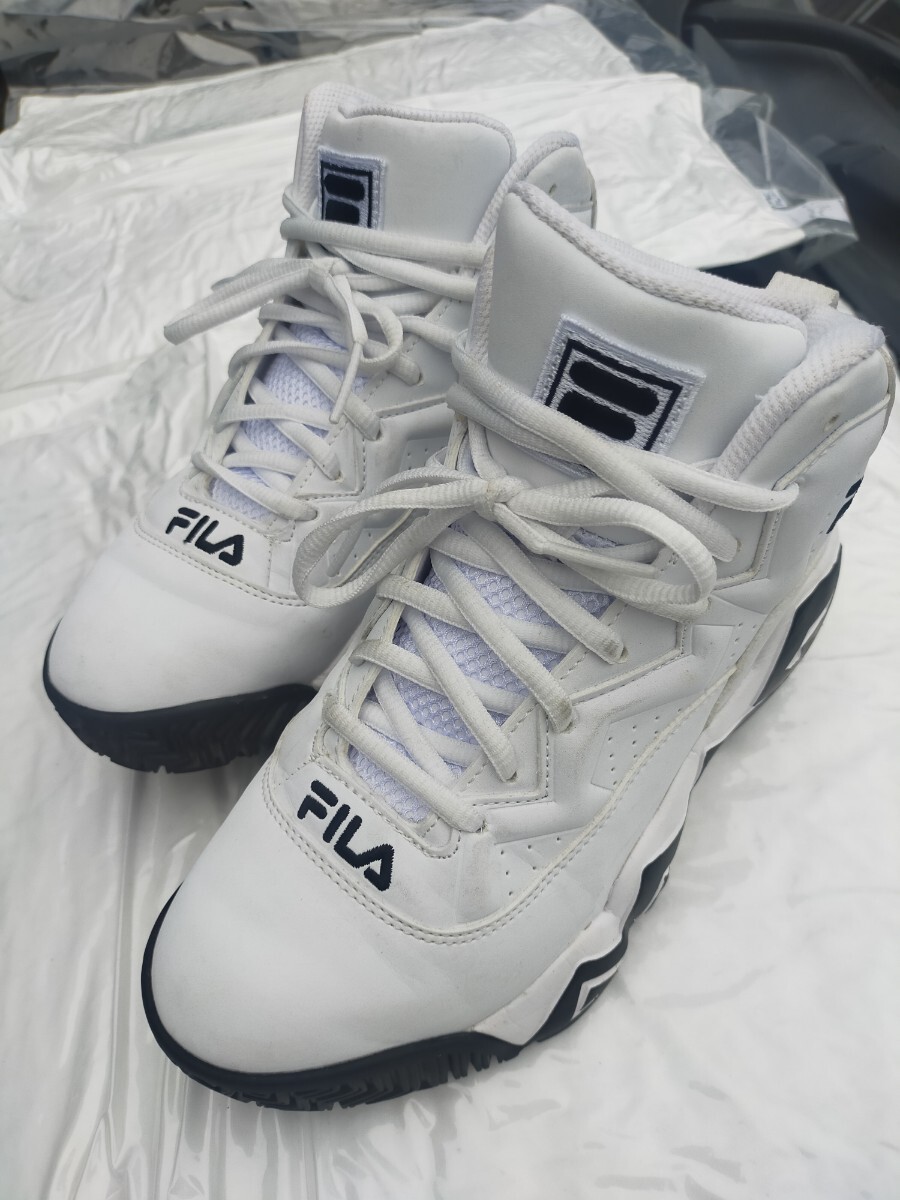 FILA 白色 シューズ レディース 23.5 中古品 厚底 スニーカーの画像1