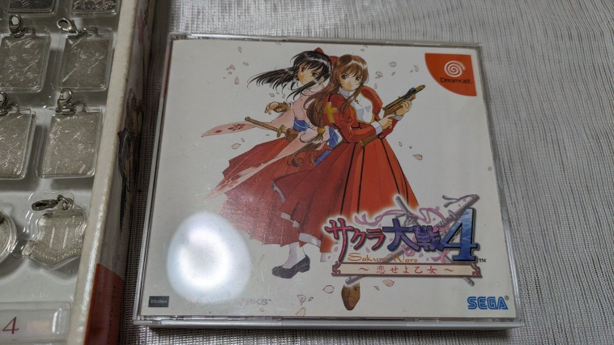 新品未使用品【Dreamcast】サクラ大戦4・恋せよ乙女★初回限定版１３分岐ストラップ付属セット★箱に劣化あり