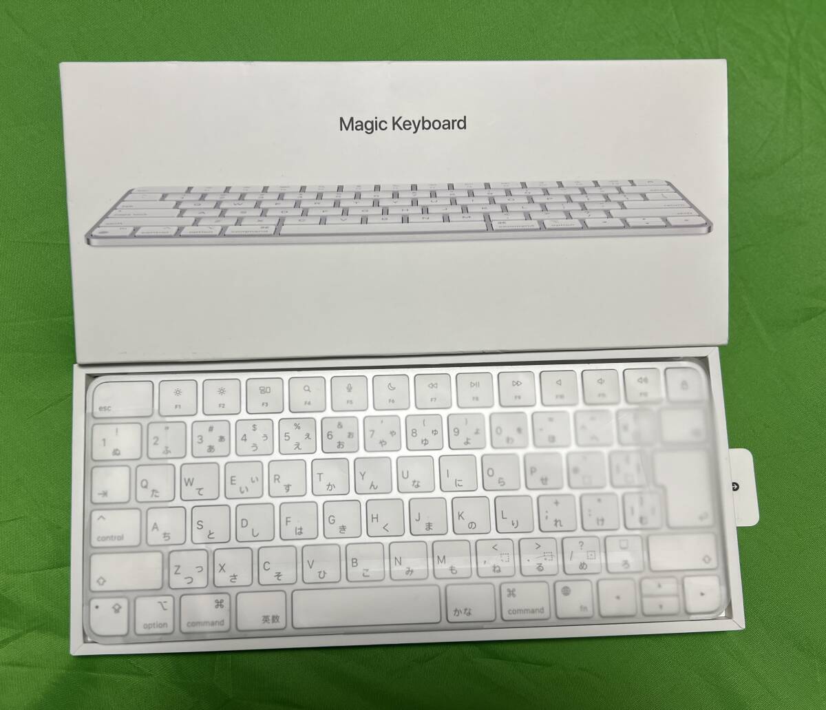 Apple Magic Keyboard - японский язык (JIS))MK2A3J/A ( б/у : рабочий товар :*Lightning кабель . имеется . повторная выставка *)