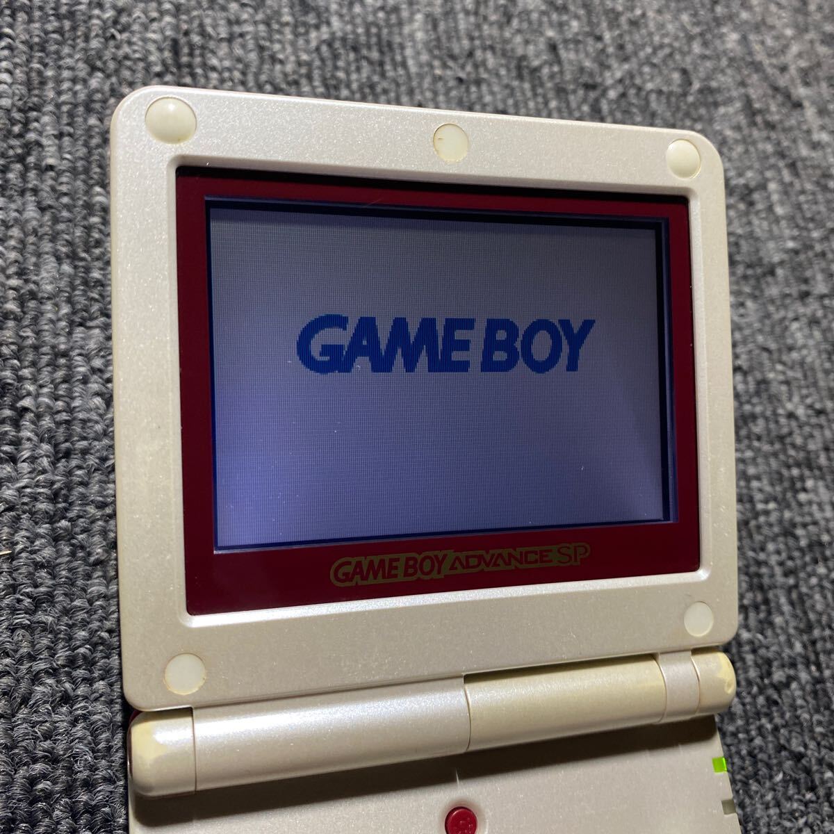 GBA ゲームボーイアドバンスSP ファミコンカラー 充電器付き GBA ゲームボーイアドバンスSP ファミコンカラー 充電器付き