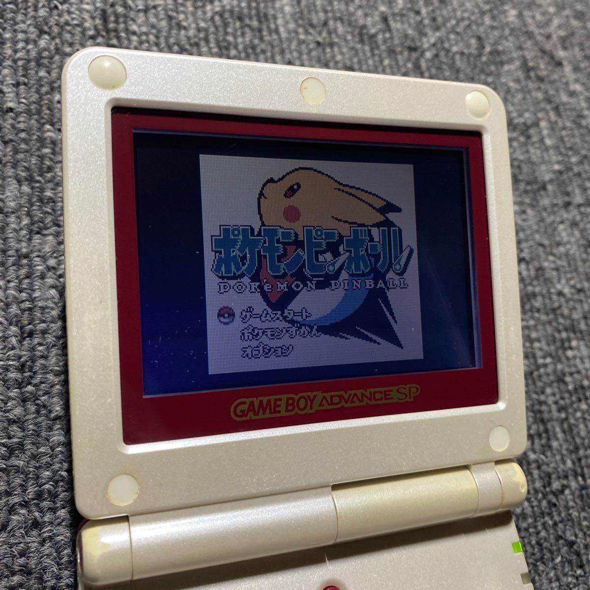 GBA ゲームボーイアドバンスSP ファミコンカラー 充電器付き GBA ゲームボーイアドバンスSP ファミコンカラー 充電器付き