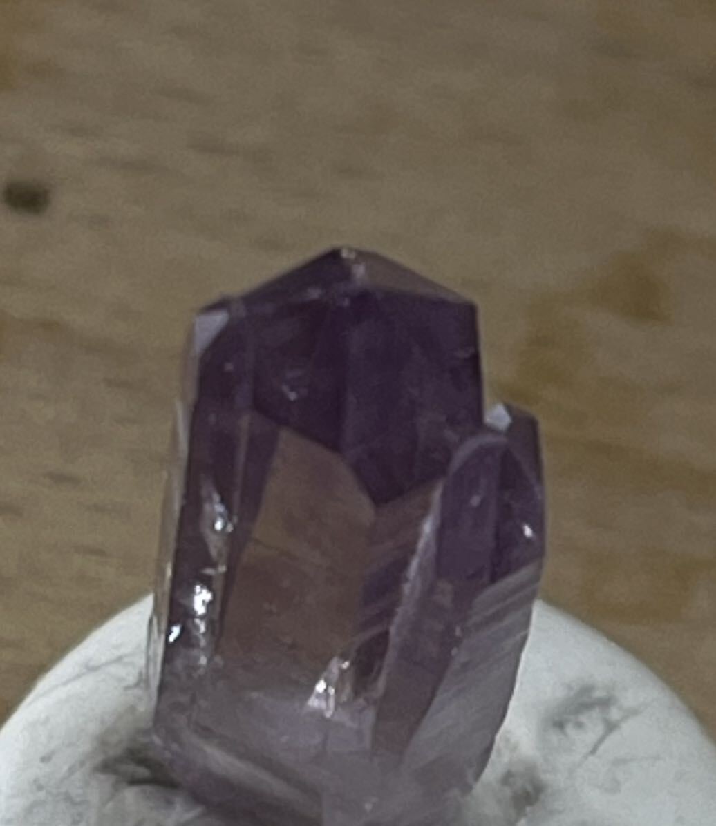 雨塚山産 紫水晶結晶原石 平行連晶 透明度高 濃い色合い トップの傷が少なく綺麗 大きさ22×7×5(mm)の画像5