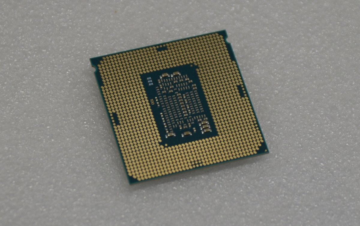 CPU Intel XEON E3-1270V6　 SR326 3.80GHz 　（LGA1151）中古品　　　（983）_画像4